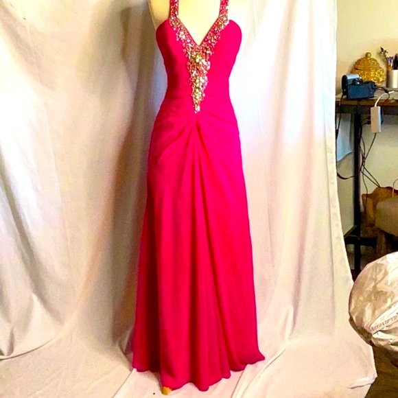 JJs House Fabulous bright  pink gown with Rhinestones size 2/4 - Like New - Picture 1 of 9